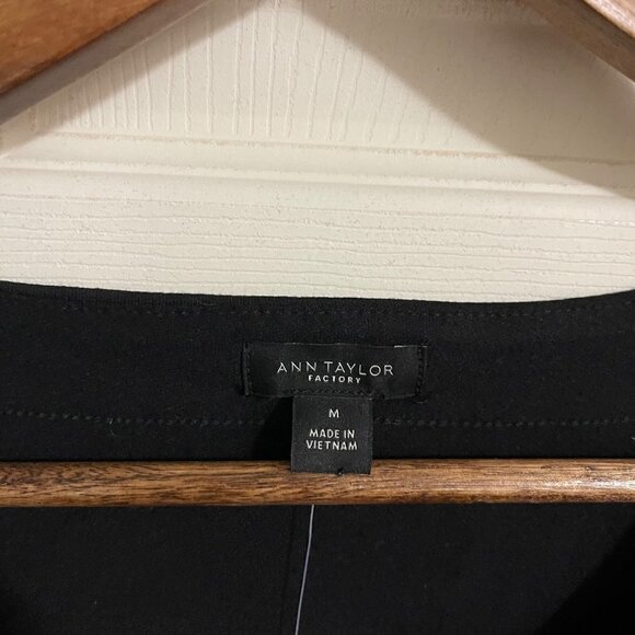 Ann Taylor Womens NWT Black Half Sleeve Round Neck Stretch Blouse Medium - Picture 2 of 6